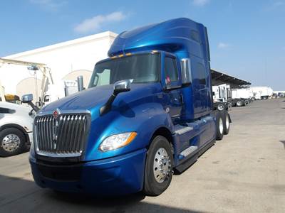 International LT625 Sleeper Semi Truck - 73" Sky Rise, Cummins 450HP, Automatic