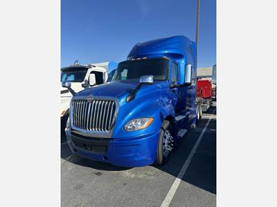 International LT625 Sleeper Semi Truck - 73" Sky Rise, Cummins 450HP, Automatic