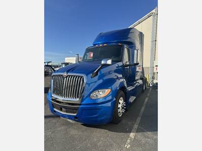 International LT625 Sleeper Semi Truck - 73" Sky Rise, Cummins 450HP, Automatic