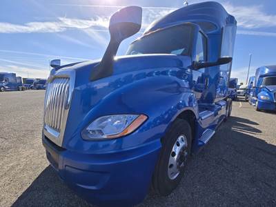 International LT625E Sleeper Semi Truck - 73" Sky Rise, Cummins 450HP, Automatic