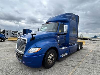 International LT625E Sleeper Semi Truck - 73" Sky Rise, Cummins 450HP, Automatic
