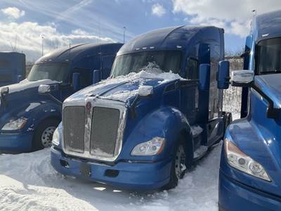 Kenworth T680 Sleeper Semi Truck - 76" Condo, Cummins 400HP, Automatic