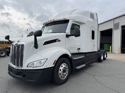 Peterbilt 579 Sleeper Semi Truck - 80" Ultra, Cummins 400HP, Automatic