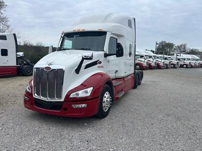 Peterbilt 579 Sleeper Semi Truck - 80" Double Bunk, Paccar 455HP, Automatic