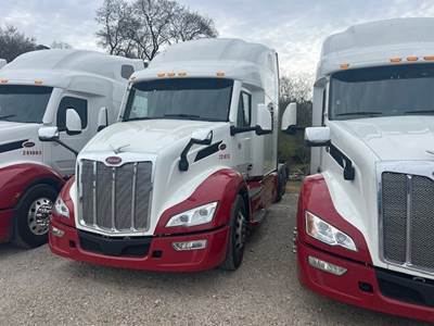 Peterbilt 579 Sleeper Semi Truck - 80" Condo, Paccar 455HP, Automatic
