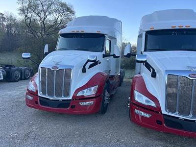 Peterbilt 579 Sleeper Semi Truck - 80" Condo, Paccar 455HP, Automatic