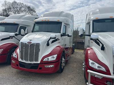 Peterbilt 579 Sleeper Semi Truck - 80" Condo, Paccar 455HP, 13 Speed Manual