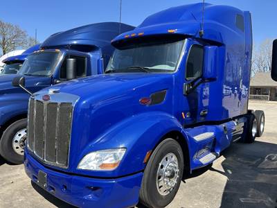 Peterbilt 579 Sleeper Semi Truck - 80" Ultra, Cummins 400HP, Automatic