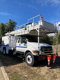 2010 Ford F-750 Boom / Bucket Truck - Versalift VO255REV-01 Aerial Lift