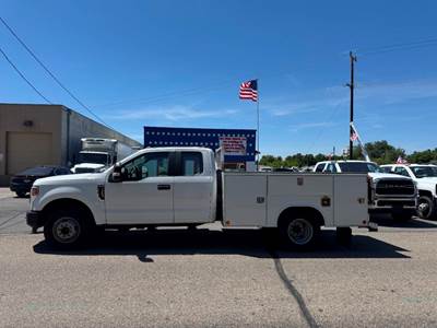 Ford F-350 Cab & Chassis Truck - Automatic