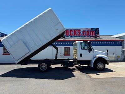International DuraStar 4300 Cab & Chassis Truck