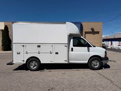 Chevrolet Express Box Truck