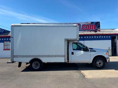Ford F-350 Box Truck - Automatic