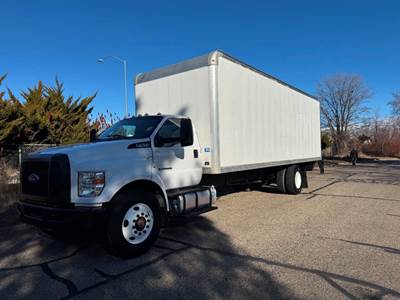 Ford F-750 Box Truck