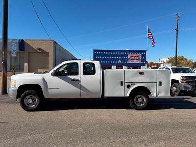 Chevrolet Silverado 2500HD Extended Cab Mechanic / Service Truck - Automatic