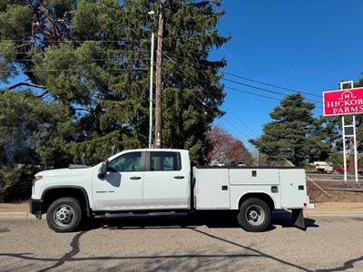 Chevrolet Silverado 3500HD Crew Cab Mechanic / Service Truck - Automatic