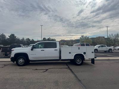 Chevrolet Silverado 3500HD Crew Cab Mechanic / Service Truck - Automatic