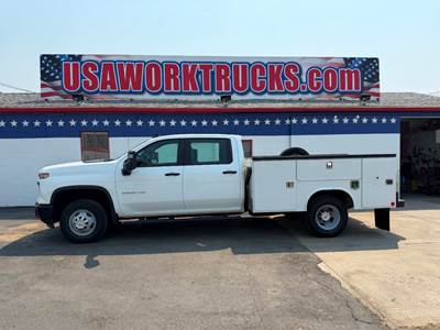 Chevrolet Silverado 3500HD Crew Cab Mechanic / Service Truck - Automatic