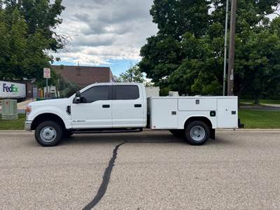 Ford F-350 Crew Cab Mechanic / Service Truck - Automatic