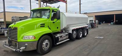 2004 Mack Vision CX613 Water Truck - Water Tank Body