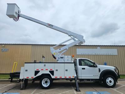 Ford F-550 Boom / Bucket Truck