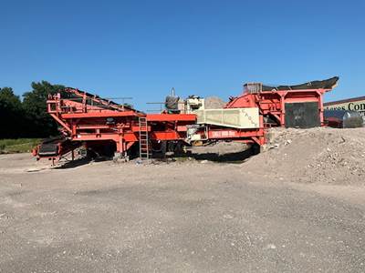 Eagle Crushing Plant complete with Pioneer 30x40 Roll Crusher