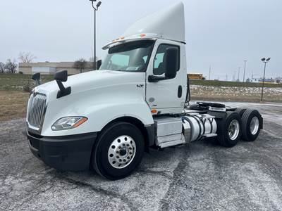 2019 International LT625 Day Cab Truck