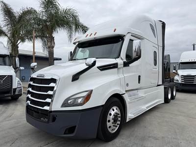 Freightliner Cascadia 126 Sleeper Semi Truck - 72" Raised Roof Sleeper, Detroit 505HP, 12 Speed Dt12 Automatic