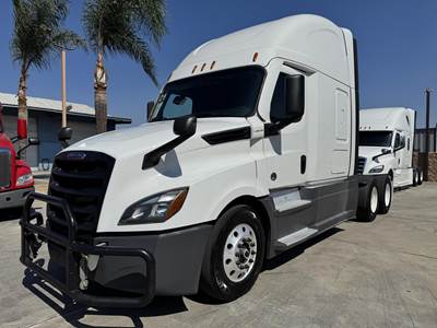 Freightliner Cascadia 126 Sleeper Semi Truck - 72" Raised Roof Sleeper, Detroit 475HP, 12 Speed Dt12 Automatic