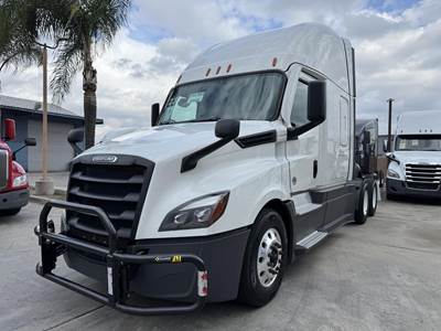 Freightliner Cascadia 126 Sleeper Semi Truck - 72" Raised Roof Sleeper, Detroit 455HP, 12 Speed Dt12 Automatic