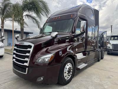 Freightliner Cascadia 126 Sleeper Semi Truck - 72" Raised Roof Sleeper, Detroit 475HP, 12 Speed Dt12 Automatic