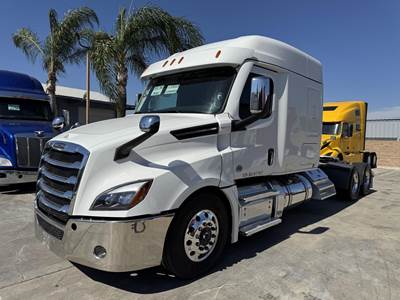 Freightliner Cascadia 126 Sleeper Semi Truck - 72" Mid Roof Sleeper, Cummins 500HP, 13 Speed Manual