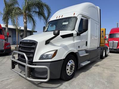 Freightliner Cascadia 126 Sleeper Semi Truck - 72" Raised Roof Sleeper, Detroit 475HP, 12 Speed Dt12 Automatic