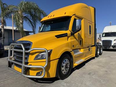 Freightliner Cascadia 126 Sleeper Semi Truck - 72" Raised Roof Sleeper, Cummins 450HP, 12 Speed Endurant Automatic
