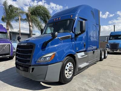 Freightliner Cascadia 126 Sleeper Semi Truck - 72" Raised Roof Sleeper, Detroit 425HP, 12 Speed Dt12 Automatic