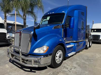Kenworth T680 Sleeper Semi Truck - 76" Raised Roof Sleeper, Cummins 565HP, 13 Speed Manual