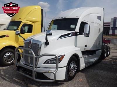 Kenworth T680 Sleeper Semi Truck - 76" Raised Roof Sleeper, Cummins 500HP, 18 Speed Manual