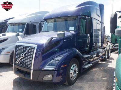 Volvo VNL64T860 Sleeper Semi Truck - 77" Raised Roof Sleeper, D13 425HP, 12 Speed I Shift Automatic