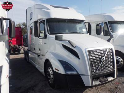 Volvo VNL64T860 Sleeper Semi Truck - 77" Raised Roof Sleeper, D13 455HP, 12 Speed I Shift Automatic