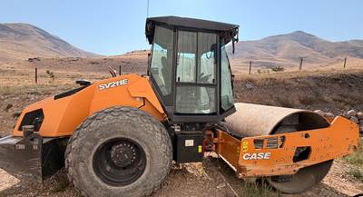 Case SV211E Smooth Drum Roller Compactor