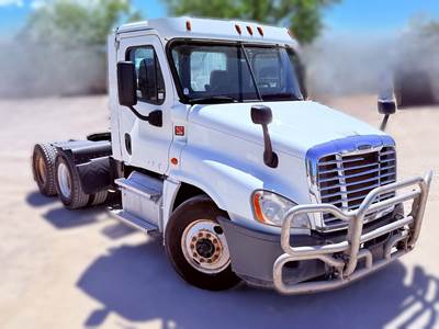 Freightliner Cascadia Day Cab Truck
