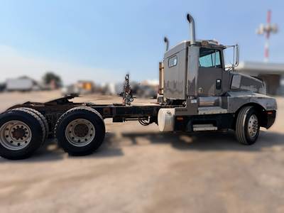 Kenworth T600 Day Cab Truck