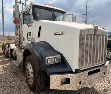Kenworth T800 Day Cab Truck