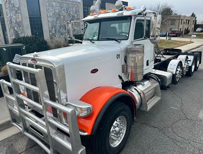 Peterbilt 389 Day Cab Truck