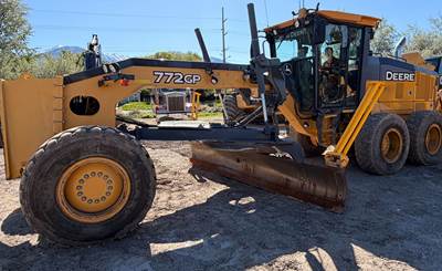 John Deere 772GP Motor Grader