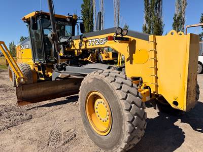 John Deere 772GP Motor Grader