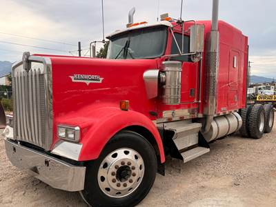 Kenworth W900 Sleeper Semi Truck