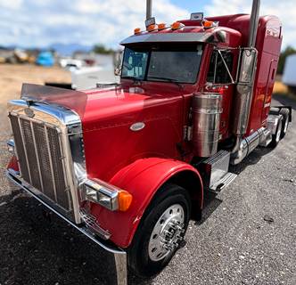 Peterbilt 379 Sleeper Semi Truck