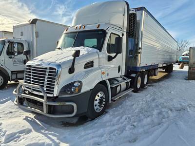 2018 Freightliner Cascadia 113 Day Cab Truck