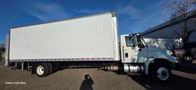 2018 International 4300 Box Truck / straight truck / bobtail